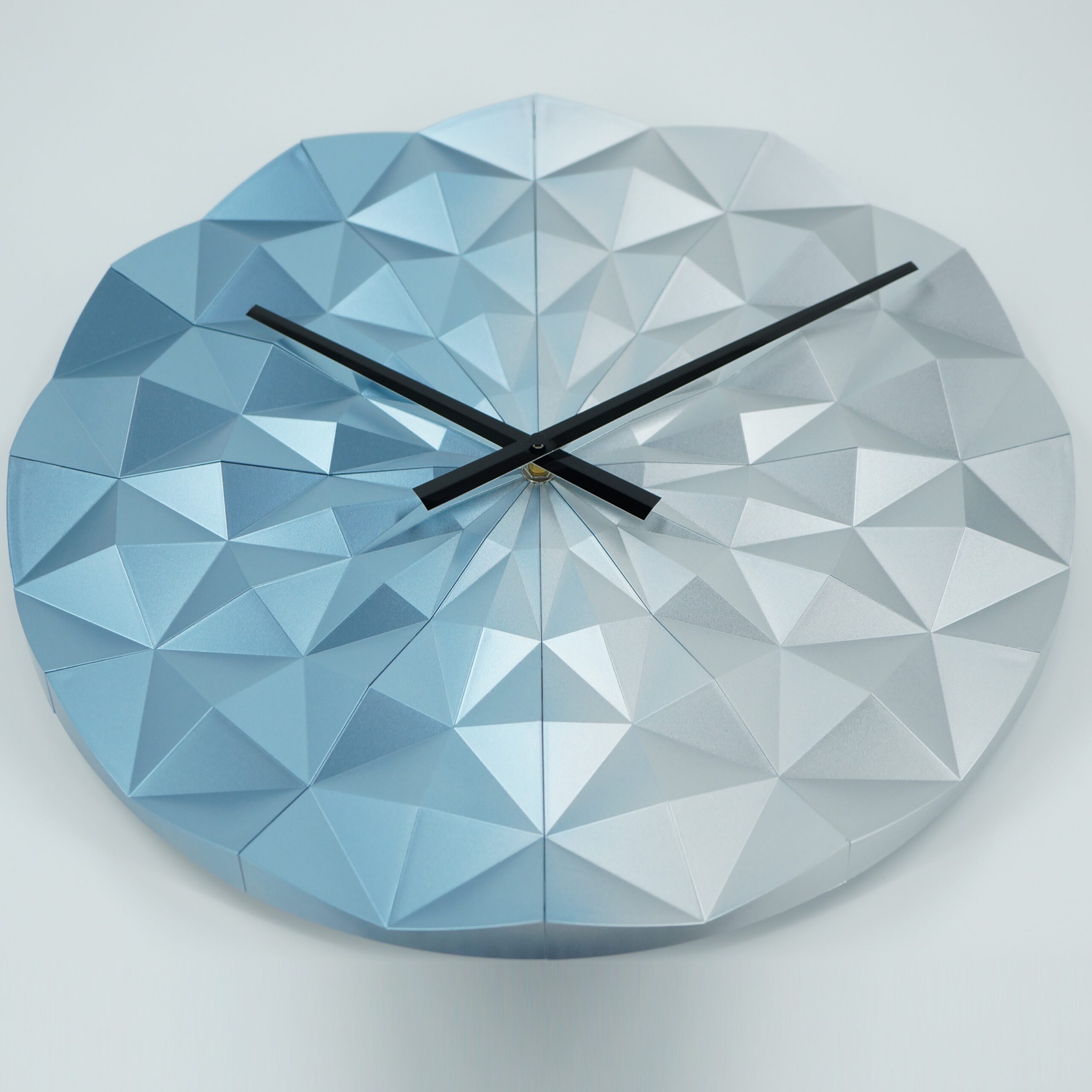 鑽影時光 掛鐘 海洋藍x銀 斜視圖 Diamond Geometry Wall Clock – Ocean Blue & Silver slant