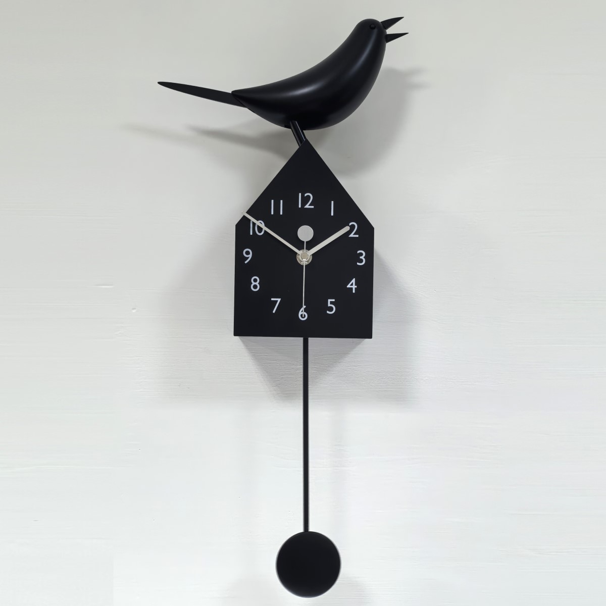 巢屋上的快樂鳥親子時鐘 - 黑色 Happy bird family clock on her nest house - black